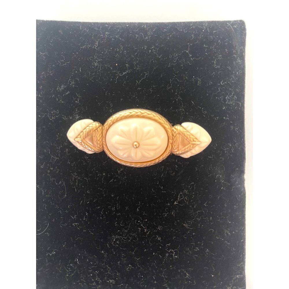 Oscar De La Renta Brooch Signed Faux Ivory Resin Gold Tone Metal Art Deco Retro